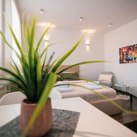 5 Star Central Studio Skopje Extérieur photo