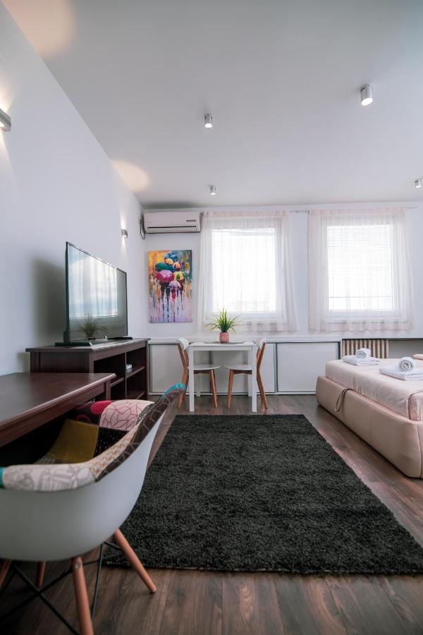 5 Star Central Studio Skopje Extérieur photo