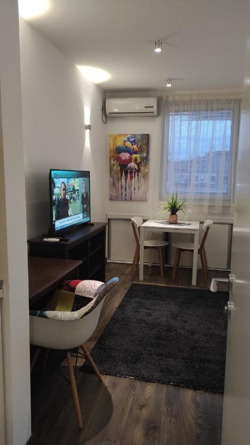 5 Star Central Studio Skopje Extérieur photo